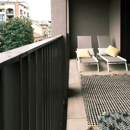 Comecasa Design Terrazzo E Palestra Milán